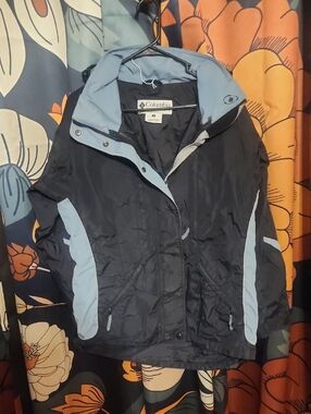 Columbia Women's Black and Light Blue Ski Jacket